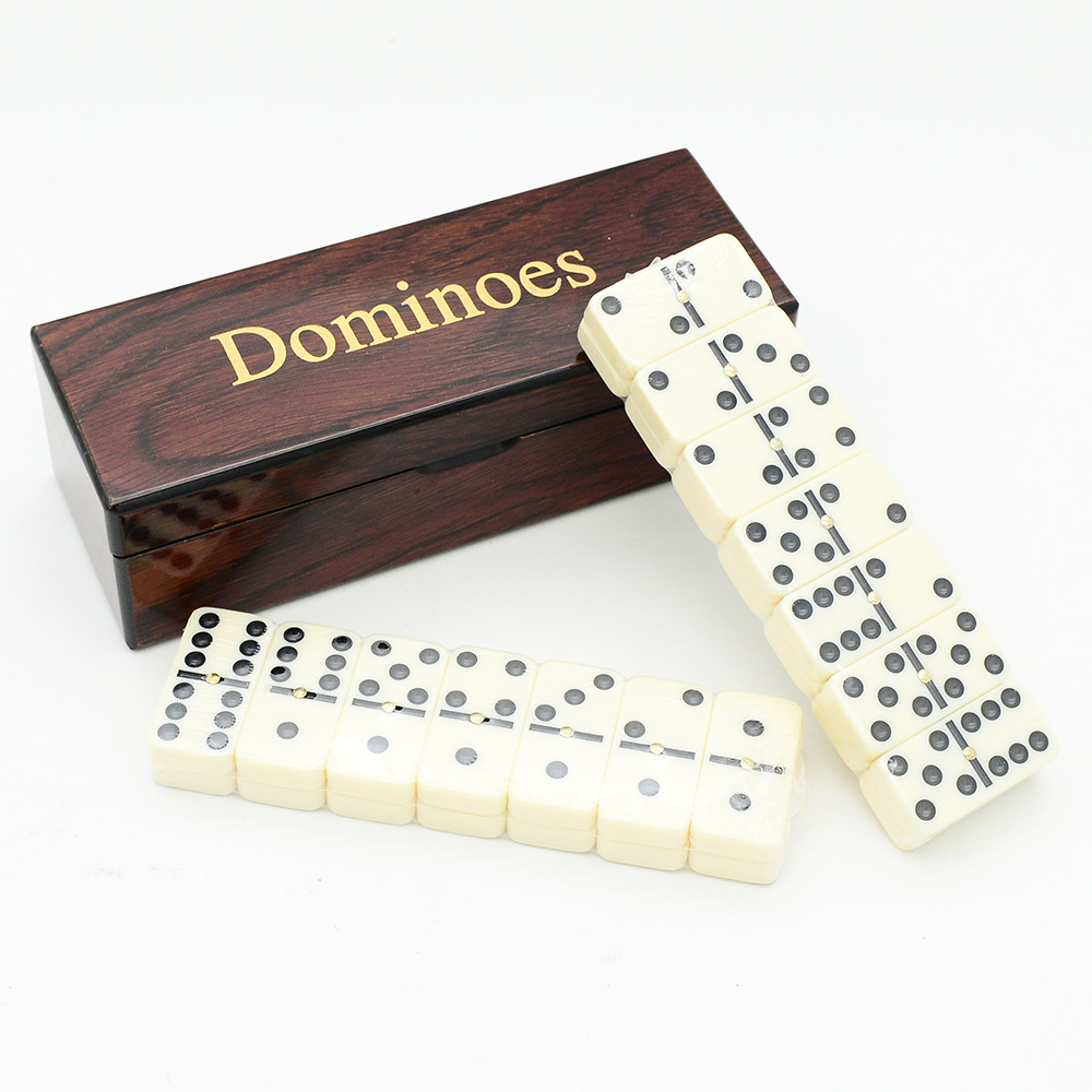 مجموعة دومينو من الراتنج مكونة - مراجعة Board Game Master وسعره